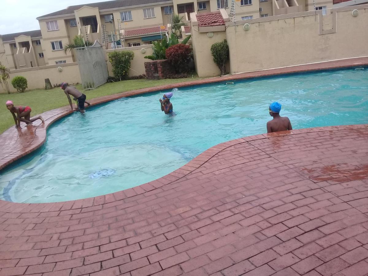 Summersands Durban North Beach Экстерьер фото
